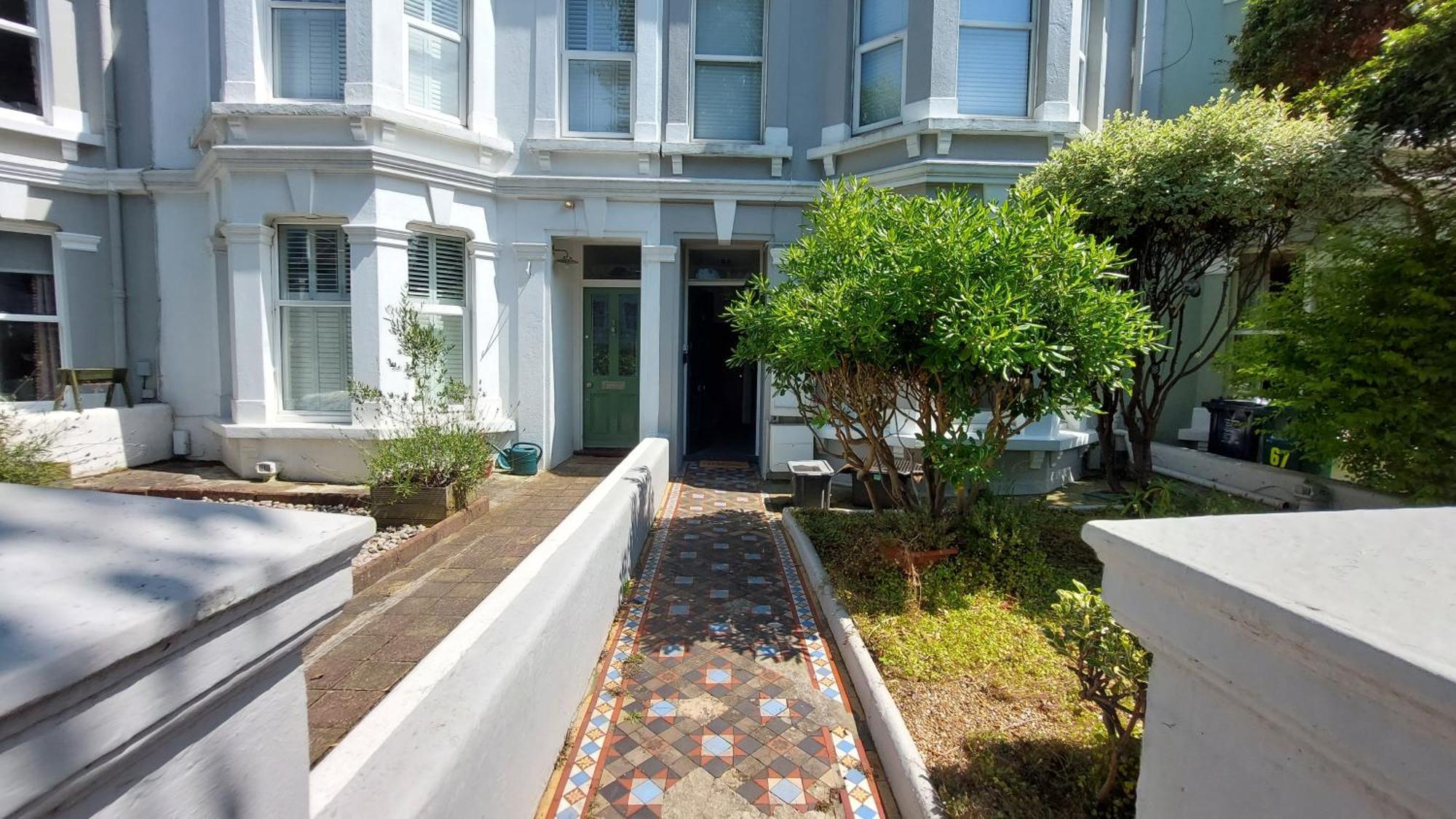 Pebbles Place Brighton Room photo